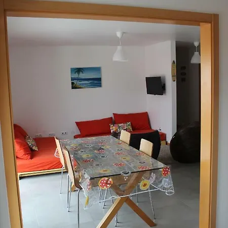 Bea's Tostas House Daire Peniche